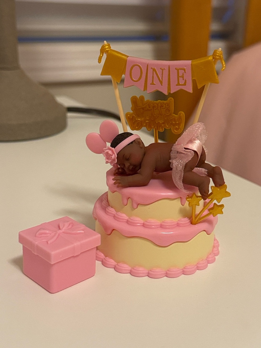 ZURU MY MINI BABY BIRTHDAY SERIES | BABY GIRL ON TOP OF CAKE 🎂🩷